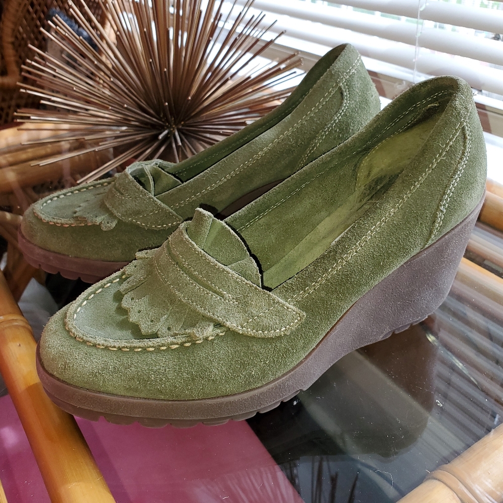 Steve Madden leather olive green wedge pump size 7